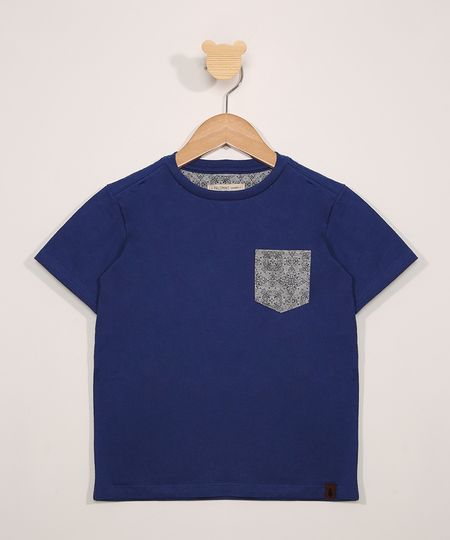 Camiseta-Infantil-Manga-Curta-com-Bolso-Estampado-Azul-9980379-Azul_1 Camiseta-Infantil-Manga-Curta-com-Bolso-Estampado-Azul-9980379-Azul_1