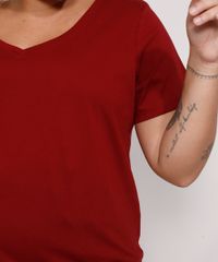 Camiseta-Plus-Size-Feminina-Manga-Curta-Decote-V-Vermelha-Escuro-9952769-Vermelho_Escuro_5