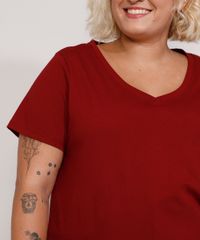 Camiseta-Plus-Size-Feminina-Manga-Curta-Decote-V-Vermelha-Escuro-9952769-Vermelho_Escuro_6