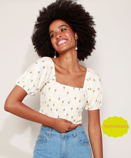 Blusa-Cropped-Feminina-com-Lastex-Estampada-Abacaxis-Manga-Curta-Bufante-Decote-Reto-Off-White-9970032-Off_White_1