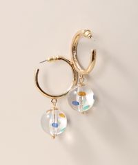 Brinco-Feminino-com-Pingente-de-Esfera-em-Acrilico-Dourado-9976808-Dourado_1