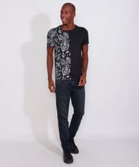 Camiseta-Masculina-Slim-Manga-Curta-com-Estampa-Paisley-Gola-Careca-Preta-9982289-Preto_5