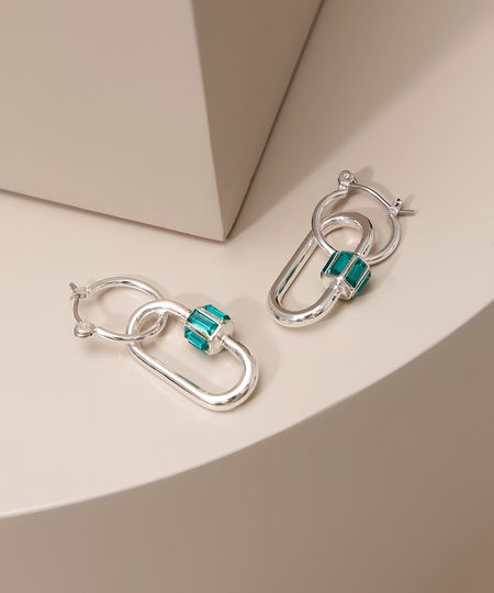Brinco-de-Argola-Feminino-com-Pingente-de-Mosquetao-com-Pedras-Prateado-9980644-Prateado_1
