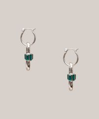 Brinco-de-Argola-Feminino-com-Pingente-de-Mosquetao-com-Pedras-Prateado-9980644-Prateado_3