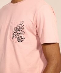 Camiseta-Masculina-Manga-Curta-Rosas-com-Bolso-Gola-Careca-Rosa-9981554-Rosa_4 Camiseta-Masculina-Manga-Curta-Rosas-com-Bolso-Gola-Careca-Rosa-9981554-Rosa_4