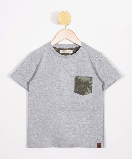 Camiseta-Infantil-com-Bolso-Estampado-Camuflado-Manga-Curta-Gola-Careca-Cinza-Mescla-9980372-Cinza_Mescla_1
