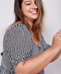 Vestido-Feminino-Plus-Size-Mindset-Curto-Estampado-Xadrez-Vichy-com-Amarracao-Manga-Bufante-Preto-9991020-Preto_4