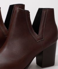 Bota-Feminina-Ankle-Boot-Cano-Curto-Salto-Grosso-Medio-Bico-Fino-com-Recorte-Beira-Rio-Marrom-Escuro-9986399-Marrom_Escuro_4