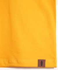 Camiseta-Infantil-com-Bolso-Estampado-de-Coqueiros-Manga-Curta-Gola-Careca-Mostarda-9980377-Mostarda_4