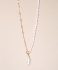 Colar-Feminino-Alongado-com-Pedras-de-Acrilico-e-Pingente-de-Perola-Organica-Dourado-9980860-Dourado_2 Colar-Feminino-Alongado-com-Pedras-de-Acrilico-e-Pingente-de-Perola-Organica-Dourado-9980860-Dourado_2