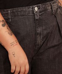 Bermuda-Jeans-Plus-Size-com-Pregas-Cintura-Alta-Mindset-Preta-9993225-Preto_5