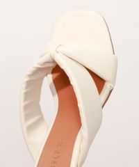 Tamanco-Feminino-com-Tiras-Cruzadas-Salto-Medio-Grosso-Bege-Claro-9992818-Bege_Claro_3