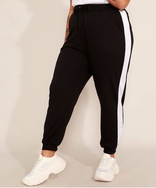 Calça Jogger de Moletom Plus Size com Bolsos e Faixa Lateral Cintura Alta Preta frente