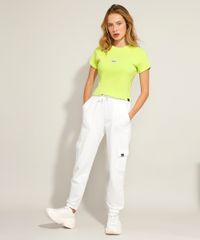 Blusa-Cropped-Canelada-com-Bordado-Manga-Curta-Decote-Redondo-Pantone-Verde-9985951-Verde_3