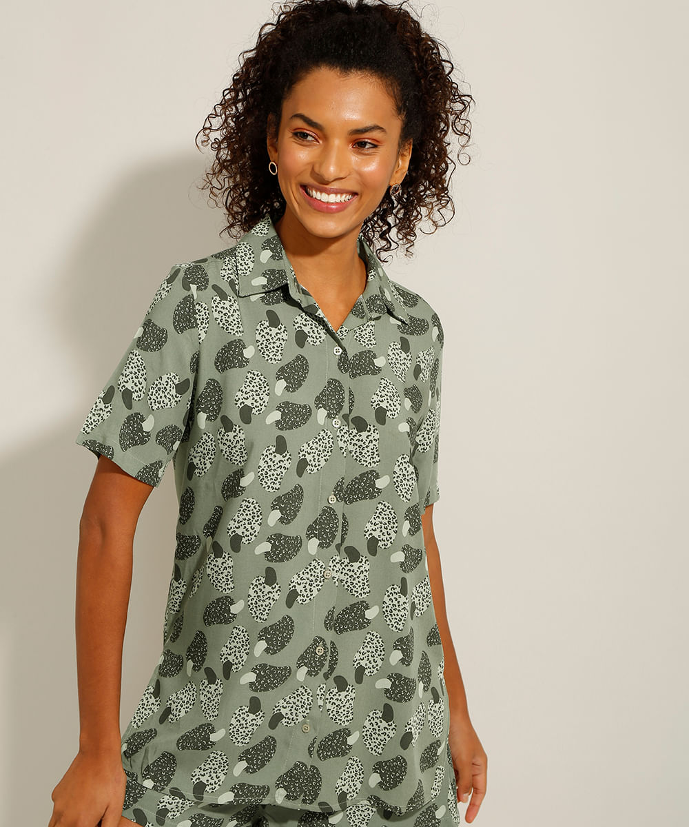 Camisa Feminina Manga Curta Estampada de Caju Animal Print Onça Ampla Verde Militar