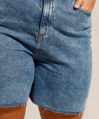 Bermuda-Plus-Size-Jeans-Marmorizada-Cintura-Alta-com-Barra-Desfiada-Azul-Medio-9994989-Azul_Medio_4
