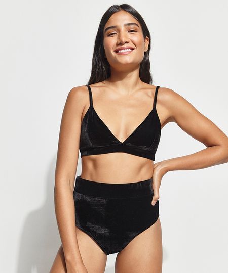 Top-Cropped-Triangulo-de-Plush-Veludo-Alca-Fina-Decote-V-Mindset-Preto-9993910-Preto_1 Top-Cropped-Triangulo-de-Plush-Veludo-Alca-Fina-Decote-V-Mindset-Preto-9993910-Preto_1