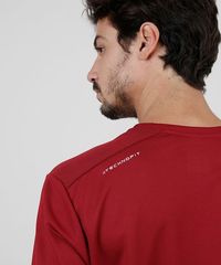 Camiseta-Masculina-Esportiva-Ace-com-Recorte-Manga-Curta-Gola-Careca-Vermelha-Escuro-9779557-Vermelho_Escuro_5