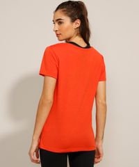 Camiseta Esportiva Feminina Decote Redondo Vermelha costas