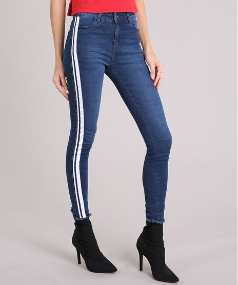 Calca-Jeans-Super-Skinny-Feminina-com-Listras-Laterais-e-Barra-Desfiada-Azul-Escuro-9202032-Azul_Escuro_1