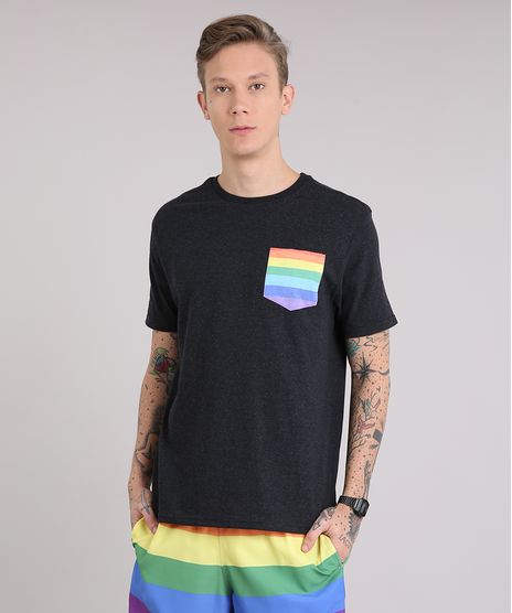 Camiseta-Masculina-com-Bolso-Estampado-Arco-Iris-Manga-Curta-Gola-Careca-Chumbo-9223915-Chumbo_1