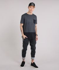 Camiseta-Masculina-Longa-com-Recorte-e-Bolso-Manga-Curta-Gola-Careca-Cinza-Mescla-Escuro-9153499-Cinza_Mescla_Escuro_3