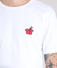 Camiseta-Masculina-com-Bordado-Yakissoba-Manga-Curta-Gola-Careca-Off-White-9154671-Off_White_4