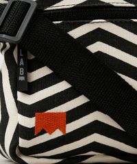 Shoulder-Bag-LAB-em-Lona-Geometrica-com-Alca-Transversal-Bege-Claro-9243468-Bege_Claro_6