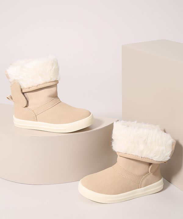 Bota Infantil Cano Médio de Suede e Pelúcia Bege 23
