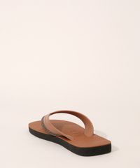 9976135-Marrom_4