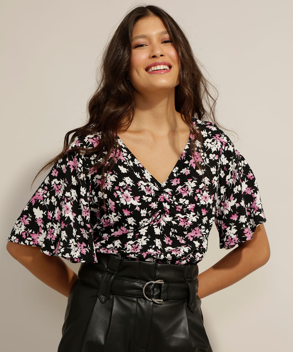 Blusa em Viscose Estampada Floral com Manga Ampla Preta