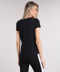 Blusa-Feminina-com-Estampa-de-Flores-Manga-Curta-Decote-Redondo-Preta-9211803-Preto_2