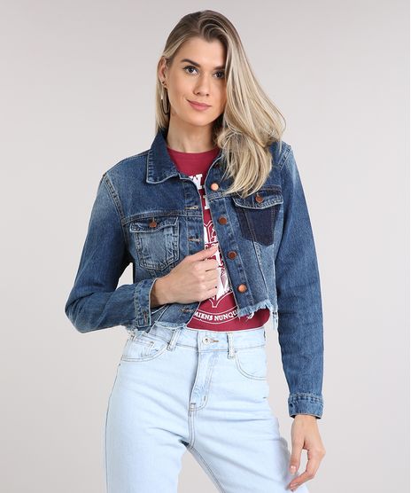 Jaqueta-Jeans-Feminina-Cropped-com-Bolso-Barra-Desfiada-Azul-Escuro-9217844-Azul_Escuro_1
