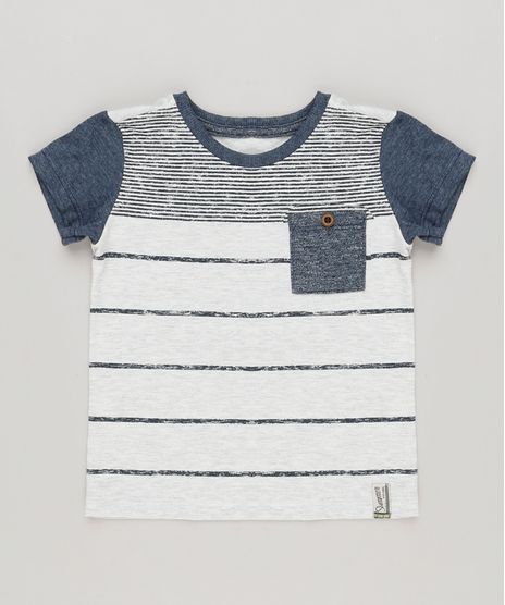 Camiseta-Infantil-com-Estampa-Listrada-e-Bolso-Manga-Curta-Gola-Careca-Cinza-Mescla-Claro-8812802-Cinza_Mescla_Claro_1