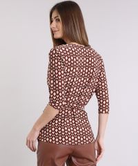 Blusa-Feminina-Estampada-Geometrica-Transpassada-Manga-Curta-Decote-V-Laranja-Escuro-9229765-Laranja_Escuro_2
