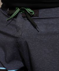 9994083-Preto_4