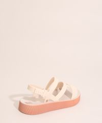 9995809-Off_White_3