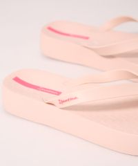 9993569-Rosa_4