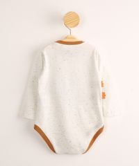 9992898-Off_White_2