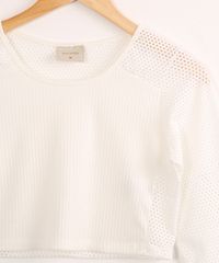 9979759-Off_White_4