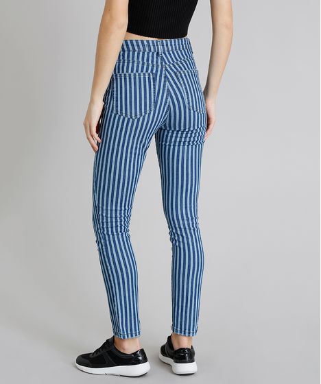 calça azul listrada