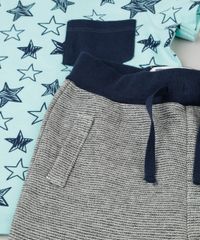 Conjunto-Infantil-de-Camiseta-Estampada-de-Estrelas-Manga-Curta-Verde---Calca-em-Moletom-Cinza-Mescla-9118892-Cinza_Mescla_5 Conjunto-Infantil-de-Camiseta-Estampada-de-Estrelas-Manga-Curta-Verde---Calca-em-Moletom-Cinza-Mescla-9118892-Cinza_Mescla_5