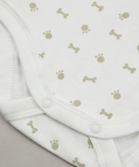 Body-Infantil-Cachorro-Estampado-de-Patinhas-Manga-Curta-Gola-Careca-em-Algodao---Sustentavel-Off-White-8941266-Off_White_4