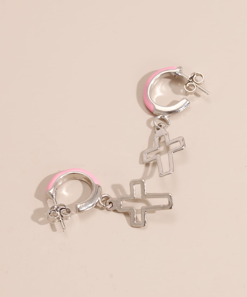 Brinco de Argola com Pingente de Cruz Prateado