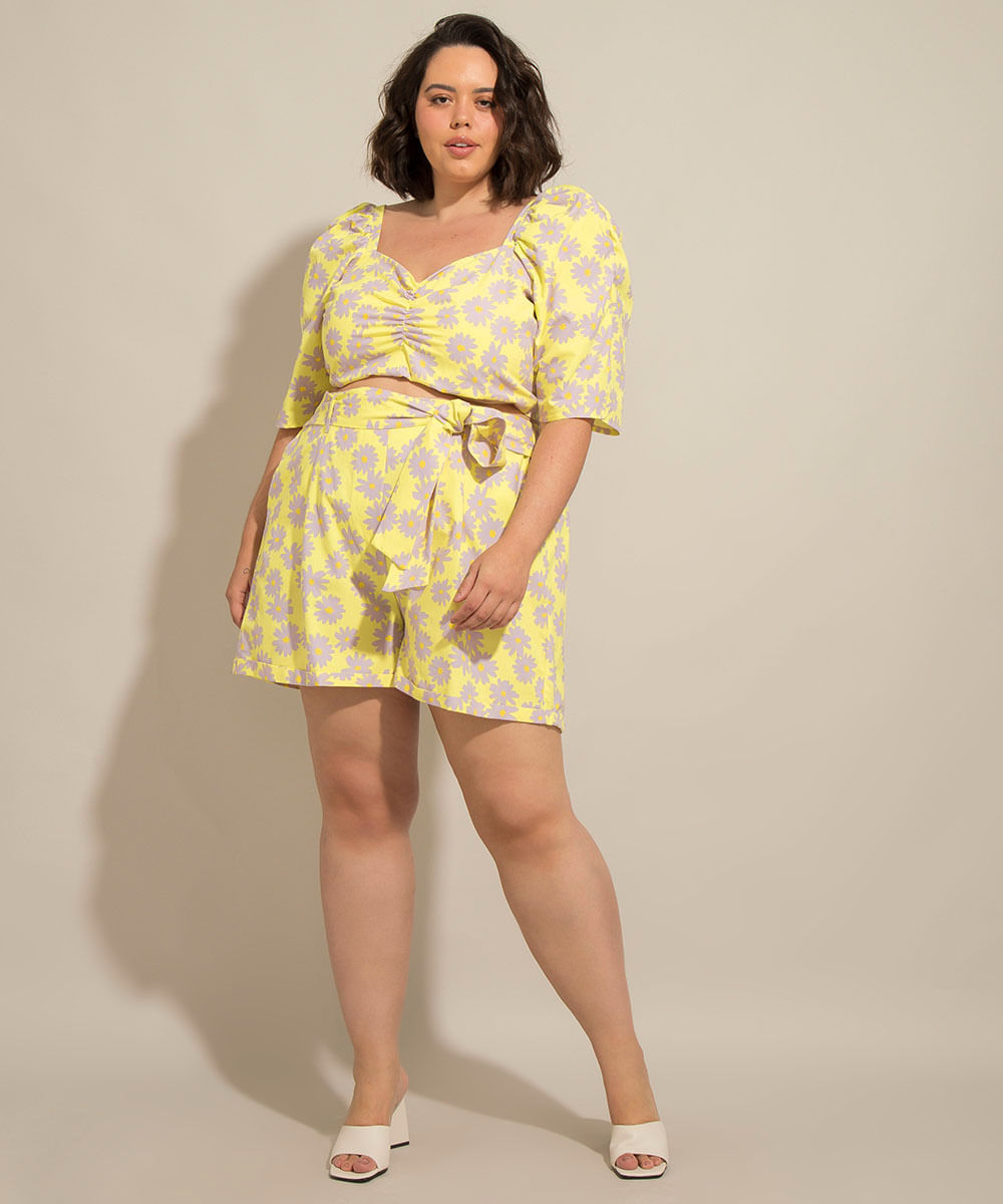 Bermuda Reta de Algodão Estampada Floral Plus Size Cintura Super Alta Amarelo Claro