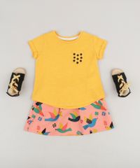 Blusa-Infantil-Fabula-com-Bolso-Bordado-Manga-Curta-Decote-Redondo-Mostarda-9225089-Mostarda_3