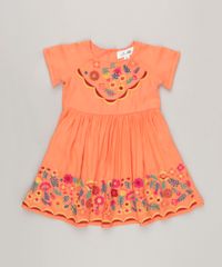 Vestido-Infantil-Fabula-com-Bordado-Floral-Manga-Curta-Decote-Redondo---Calcinha-Coral-9170756-Coral_5