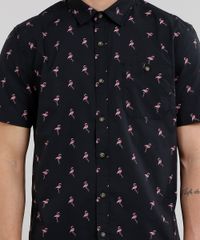 Camisa-Masculina-Estampada-de-Flamingos-com-Bolso-Manga-Curta-Preta-9124765-Preto_4