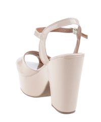 Sandalia-Plataforma-em-Verniz-Bege-8110321-Bege_3