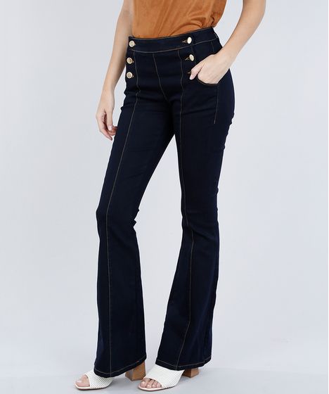 calça jeans flare com botões